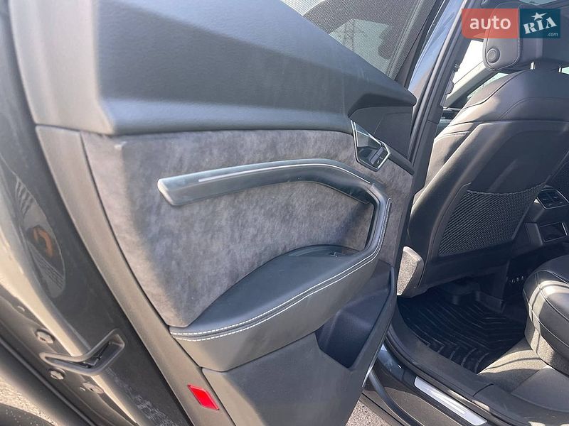 Внедорожник / Кроссовер Audi e-tron 2019 в Киеве
