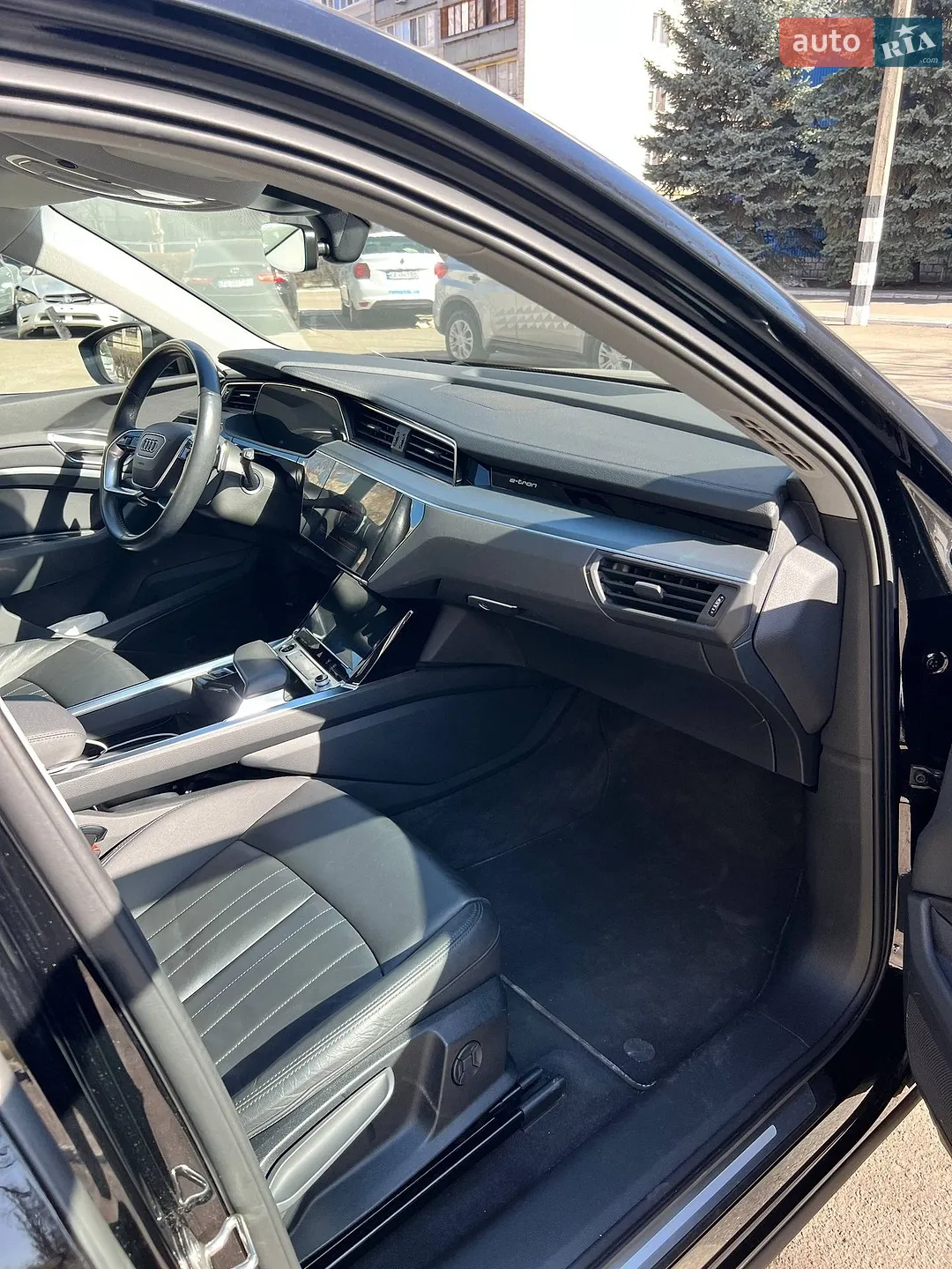 2021 Audi e-tron - мініатюра 3