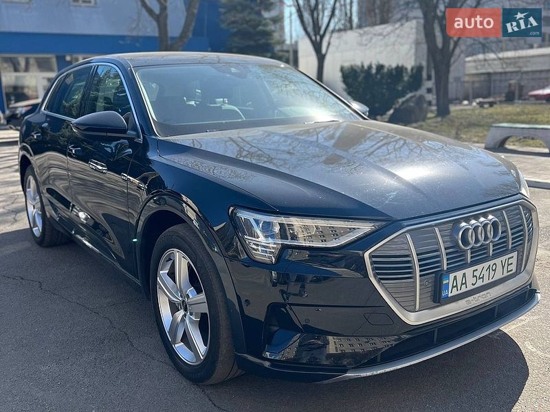 Внедорожник / Кроссовер Audi e-tron 2021 в Киеве