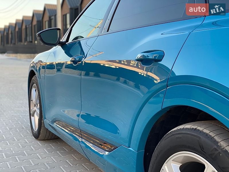 Внедорожник / Кроссовер Audi e-tron 2019 в Тернополе