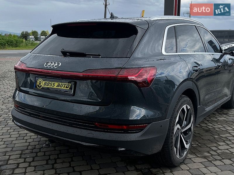 Внедорожник / Кроссовер Audi e-tron 2022 в Мукачево