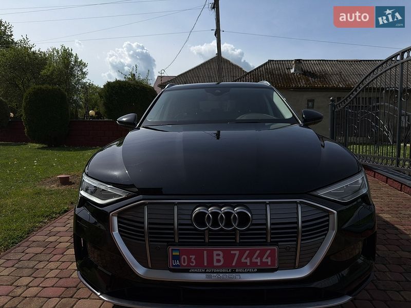 Внедорожник / Кроссовер Audi e-tron 2020 в Сваляве фото 27 Внедорожник / Кроссовер Audi e-tron 2020 в Сваляве