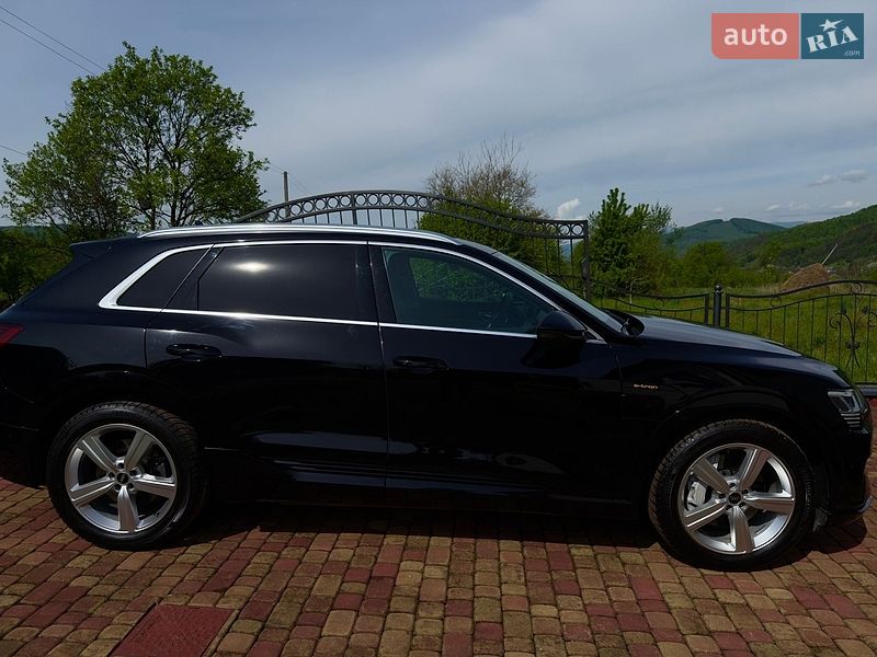 Внедорожник / Кроссовер Audi e-tron 2020 в Сваляве фото 8 Внедорожник / Кроссовер Audi e-tron 2020 в Сваляве