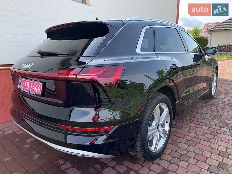 Внедорожник / Кроссовер Audi e-tron 2020 в Сваляве фото 19 Внедорожник / Кроссовер Audi e-tron 2020 в Сваляве
