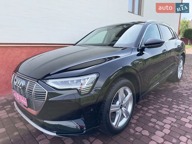 Внедорожник / Кроссовер Audi e-tron 2020 в Сваляве фото 4 Внедорожник / Кроссовер Audi e-tron 2020 в Сваляве