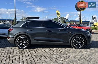 Внедорожник / Кроссовер Audi e-tron 2022 в Мукачево