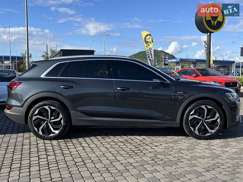 Внедорожник / Кроссовер Audi e-tron 2022 в Мукачево