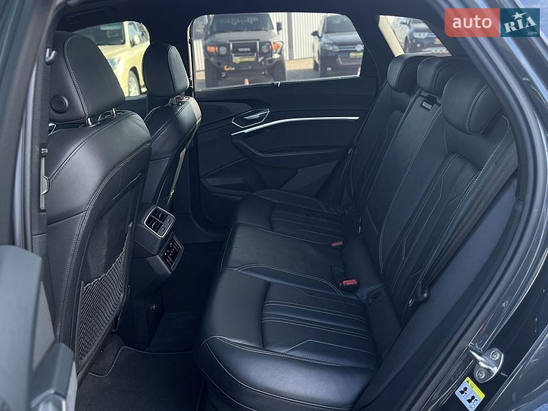 Внедорожник / Кроссовер Audi e-tron 2022 в Мукачево