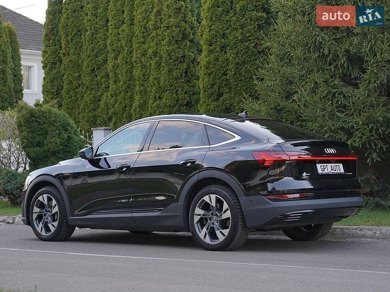 Внедорожник / Кроссовер Audi e-tron 2022 в Киеве