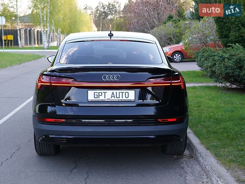 Внедорожник / Кроссовер Audi e-tron 2022 в Киеве
