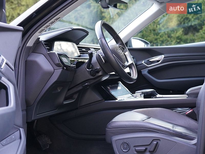 Внедорожник / Кроссовер Audi e-tron 2022 в Киеве