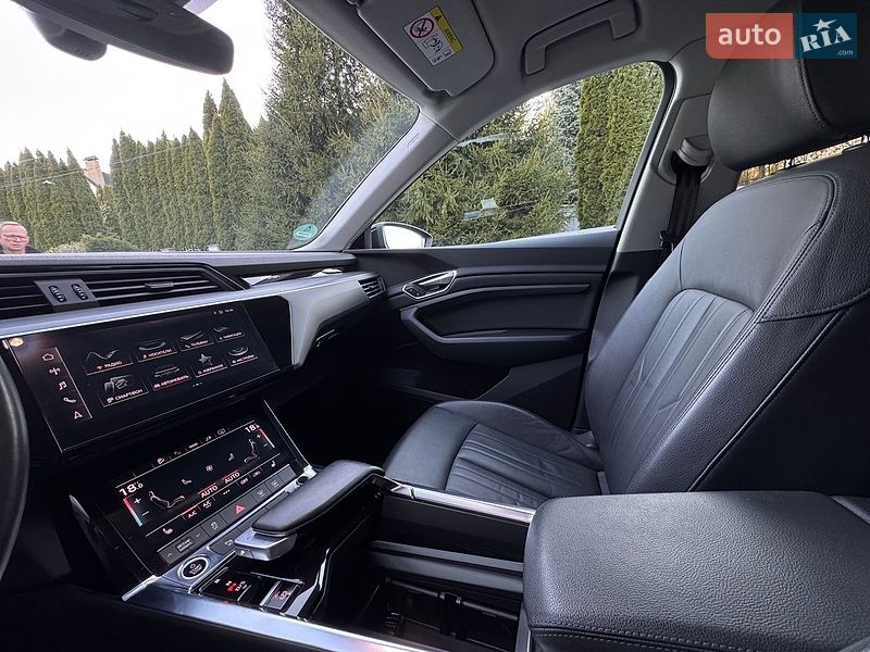 Внедорожник / Кроссовер Audi e-tron 2022 в Киеве