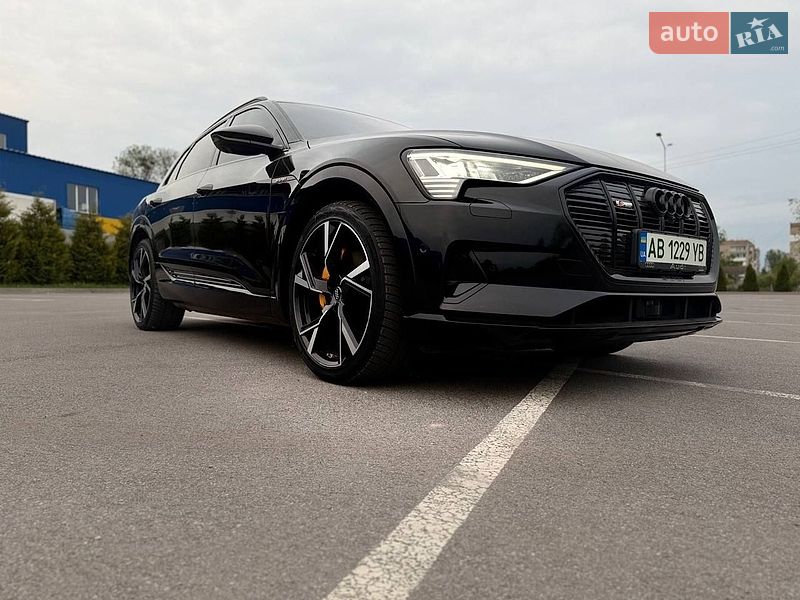 Внедорожник / Кроссовер Audi e-tron 2018 в Хмельнике