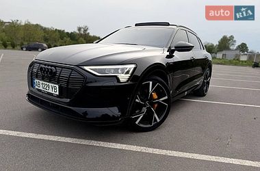 Внедорожник / Кроссовер Audi e-tron 2018 в Хмельнике