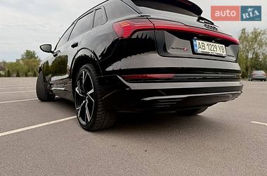 Внедорожник / Кроссовер Audi e-tron 2018 в Хмельнике