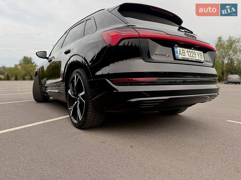 Внедорожник / Кроссовер Audi e-tron 2018 в Хмельнике