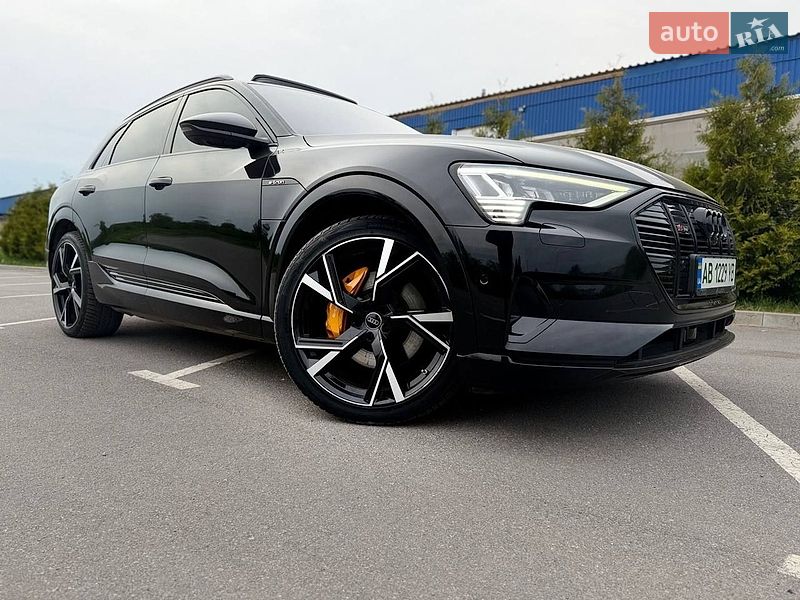 Внедорожник / Кроссовер Audi e-tron 2018 в Хмельнике