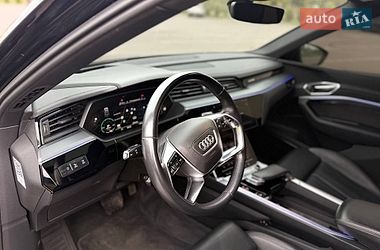 Внедорожник / Кроссовер Audi e-tron 2018 в Хмельнике