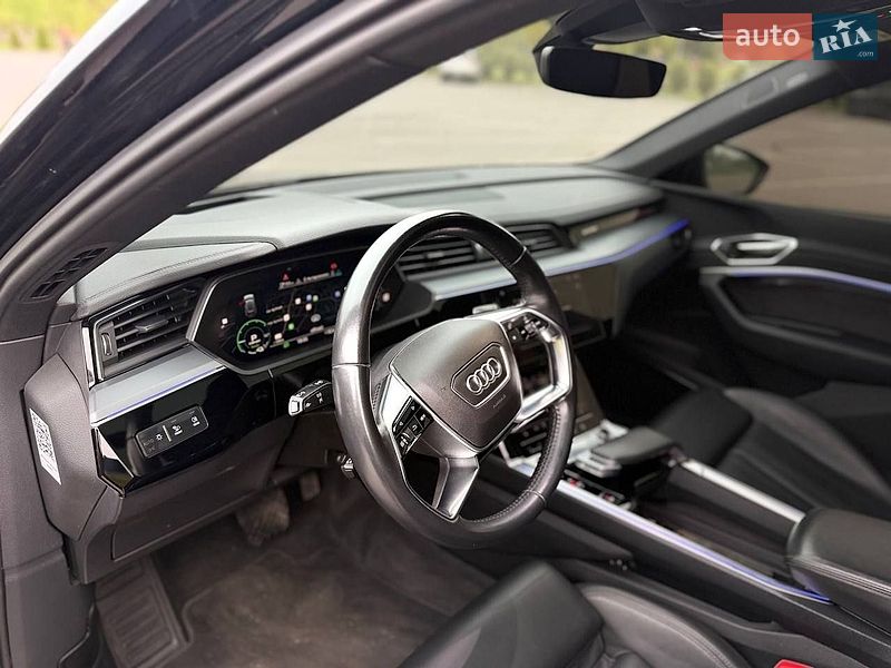 Внедорожник / Кроссовер Audi e-tron 2018 в Хмельнике