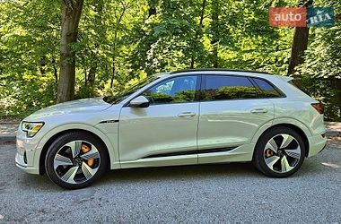 Внедорожник / Кроссовер Audi e-tron 2022 в Львове