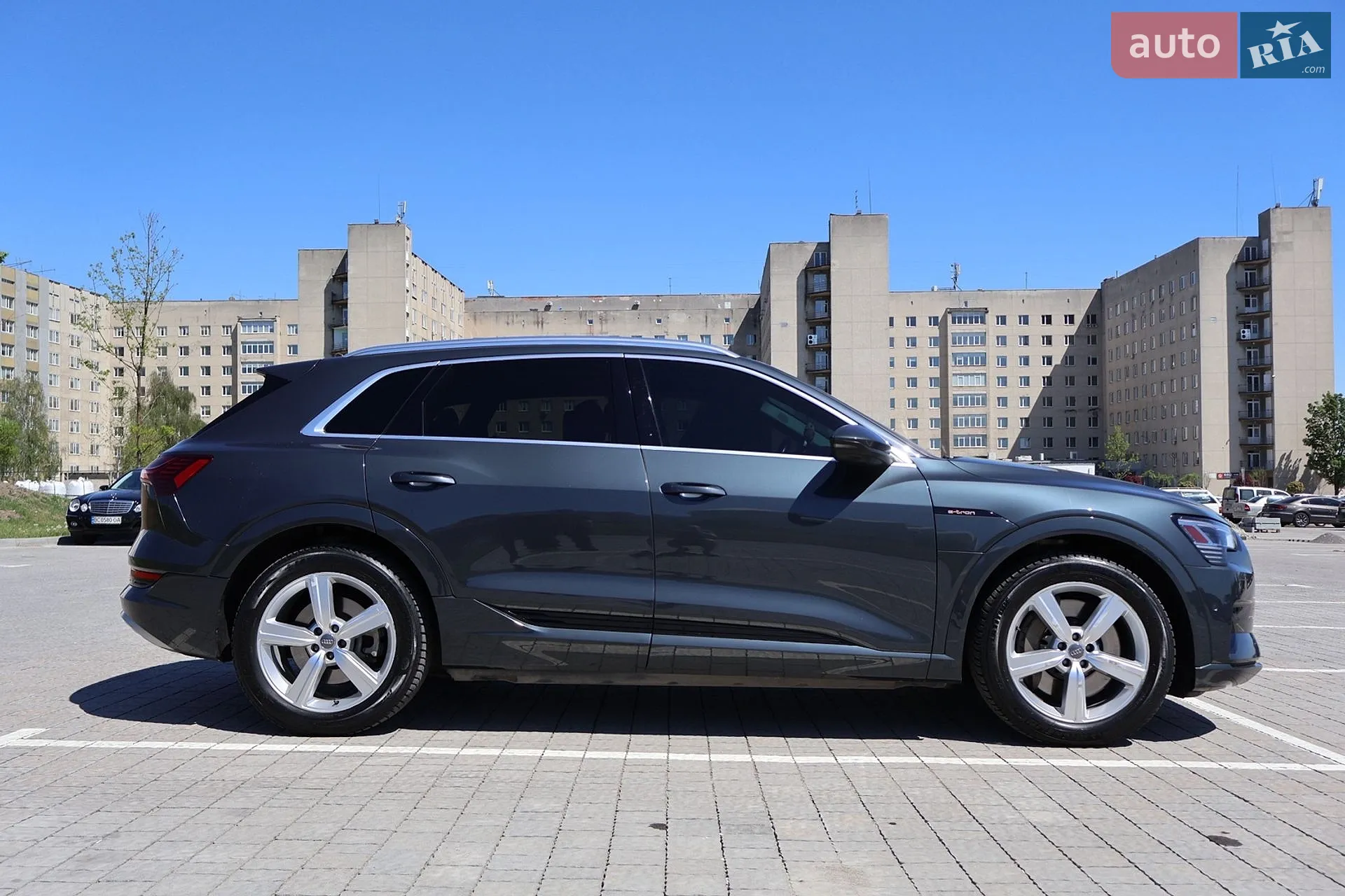 2019 Audi e-tron - мініатюра 7