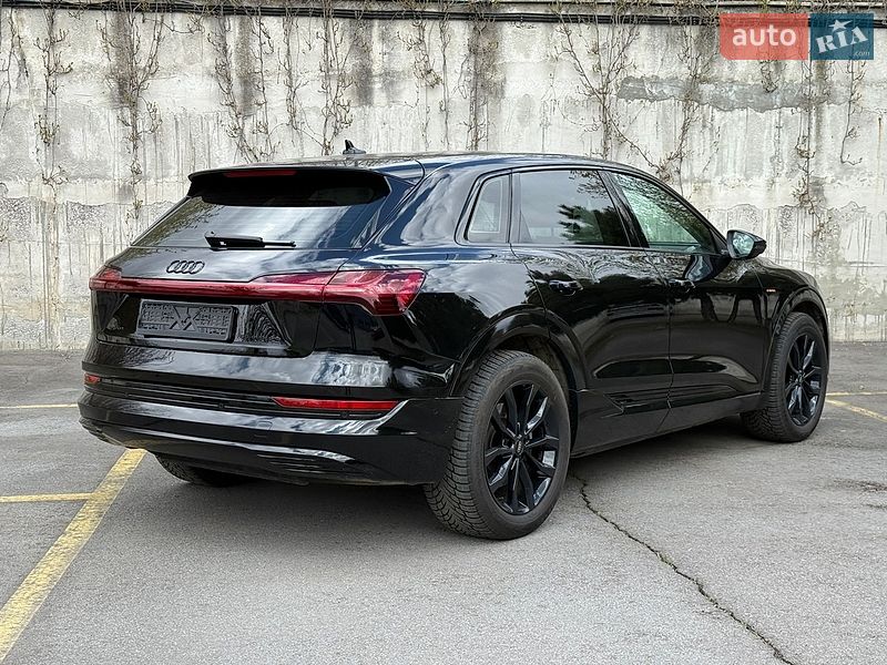 Внедорожник / Кроссовер Audi e-tron 2020 в Ровно
