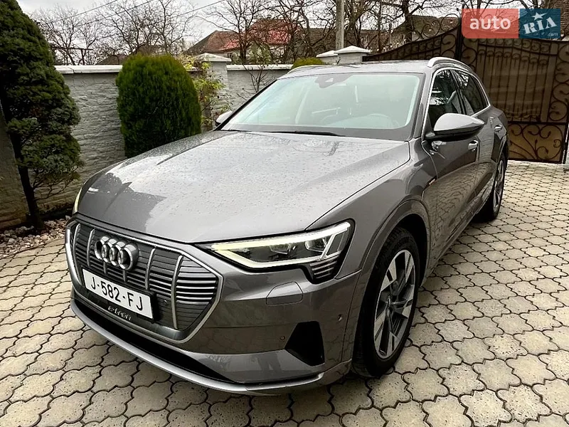 Audi e-tron