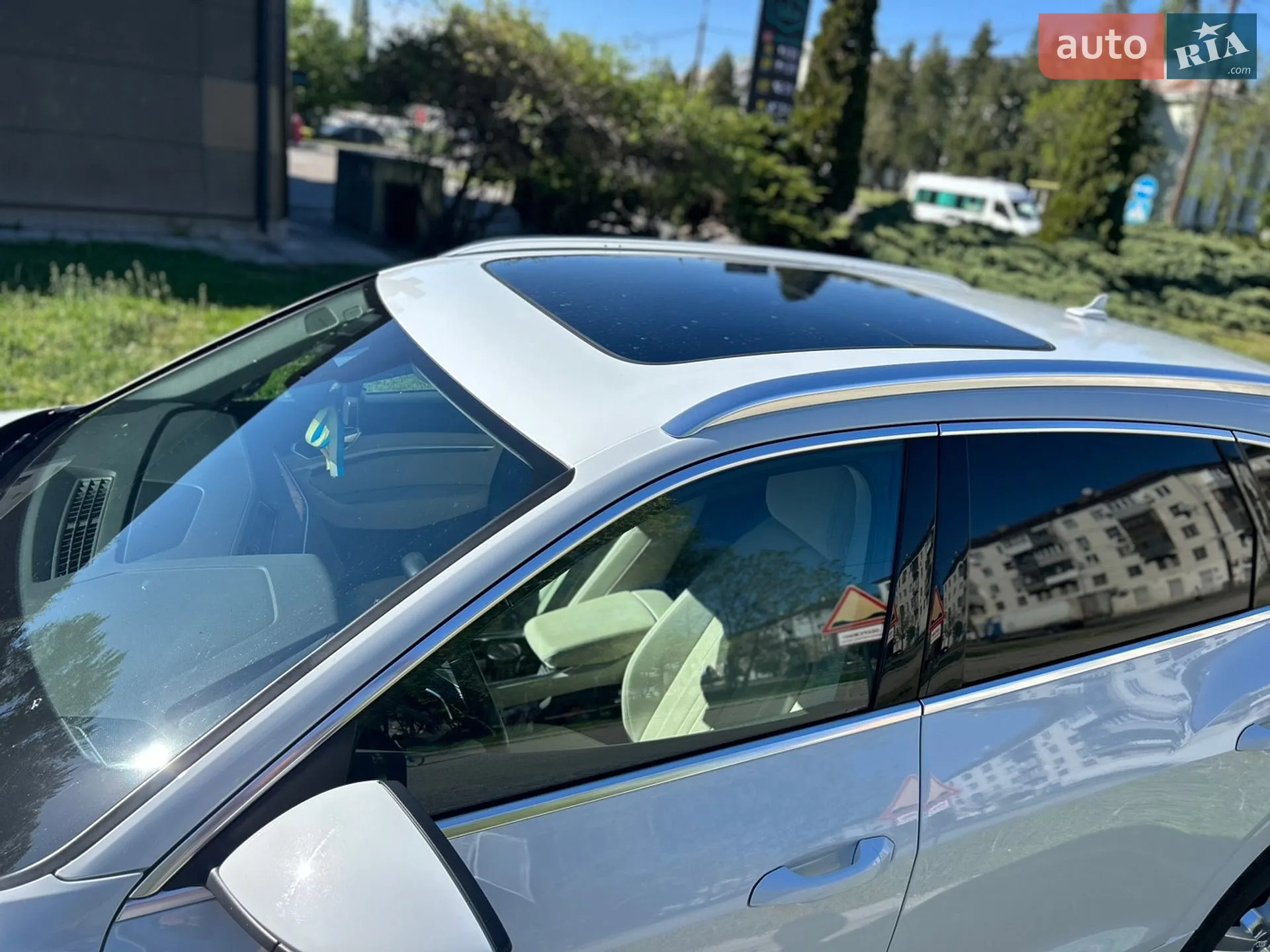 Audi e-tron 2019 VIN WA1LAAGE1KB022298 фото оголошення 11 з 38