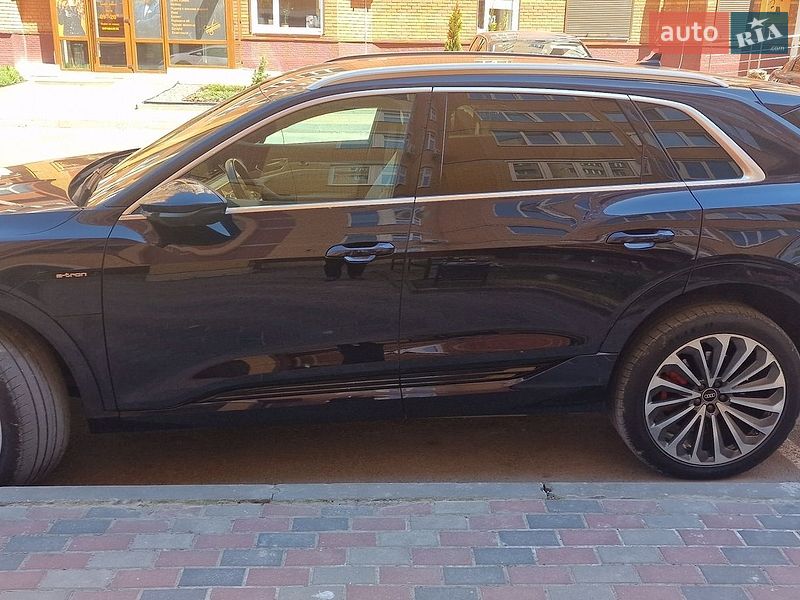Позашляховик / Кросовер Audi e-tron 2021 в Тернополі