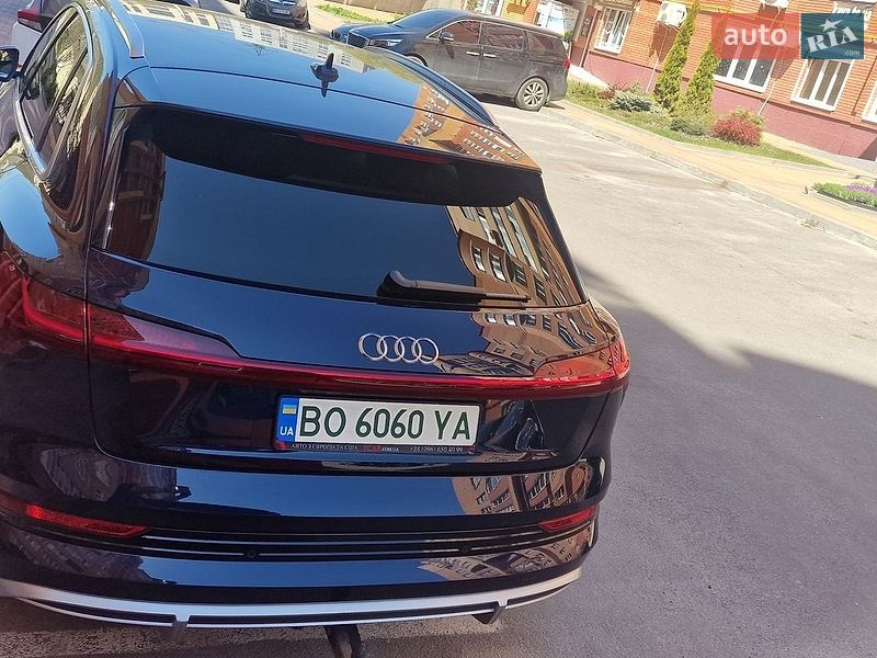 Позашляховик / Кросовер Audi e-tron 2021 в Тернополі