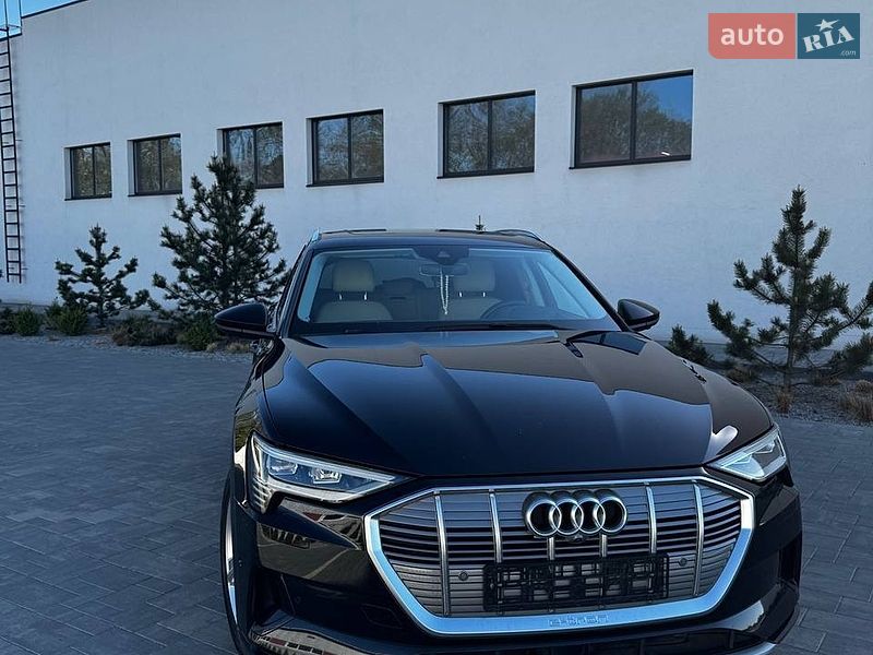 Внедорожник / Кроссовер Audi e-tron 2019 в Луцке фото 7 Внедорожник / Кроссовер Audi e-tron 2019 в Луцке
