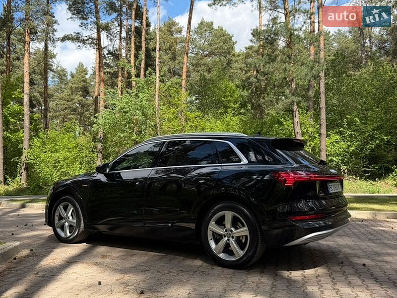 Внедорожник / Кроссовер Audi e-tron 2019 в Львове
