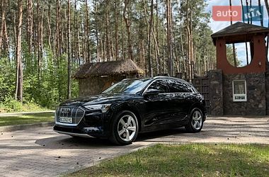 Внедорожник / Кроссовер Audi e-tron 2019 в Львове