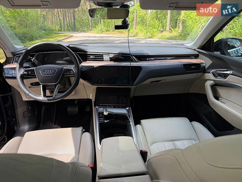 Внедорожник / Кроссовер Audi e-tron 2019 в Львове