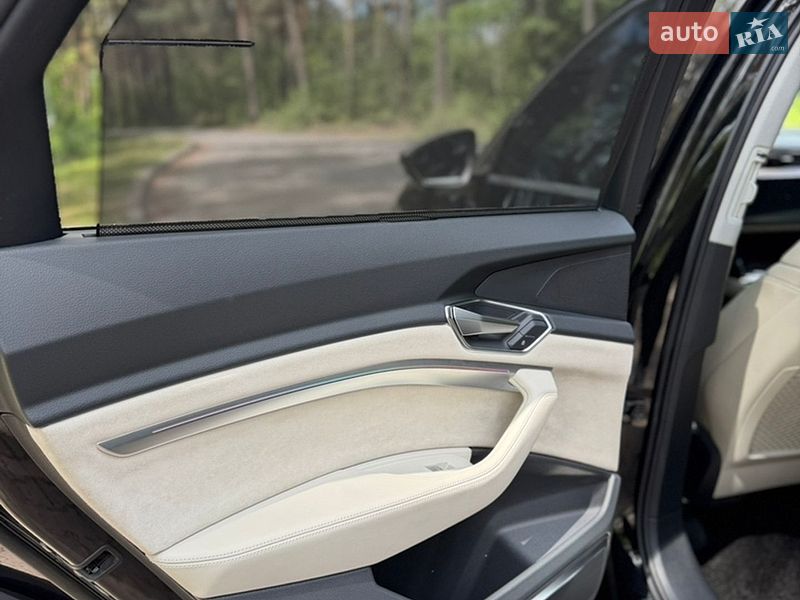 Внедорожник / Кроссовер Audi e-tron 2019 в Львове