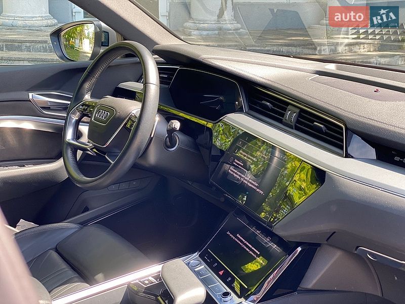 Внедорожник / Кроссовер Audi e-tron 2019 в Киеве