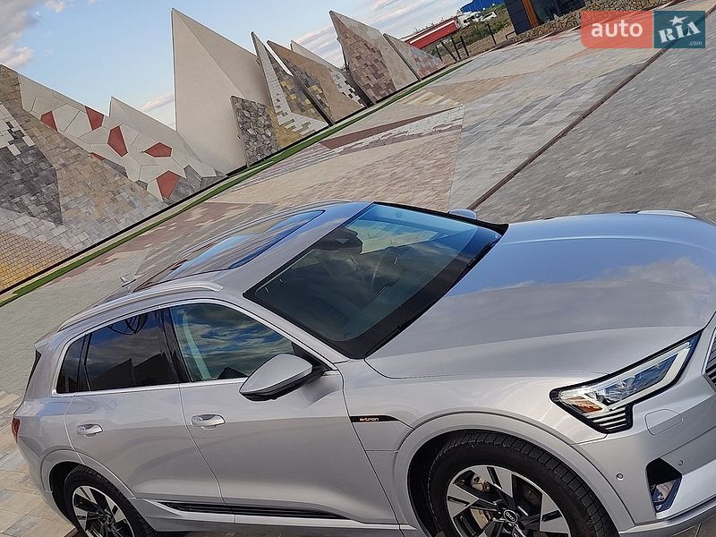 Внедорожник / Кроссовер Audi e-tron 2021 в Львове