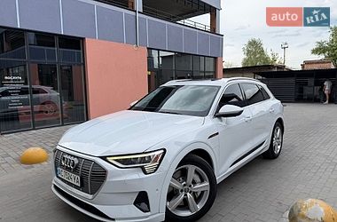 Позашляховик / Кросовер Audi e-tron 2019 в Володимирі