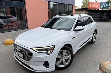 Позашляховик / Кросовер Audi e-tron 2019 в Володимирі