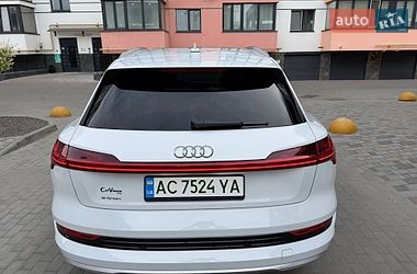Позашляховик / Кросовер Audi e-tron 2019 в Володимирі
