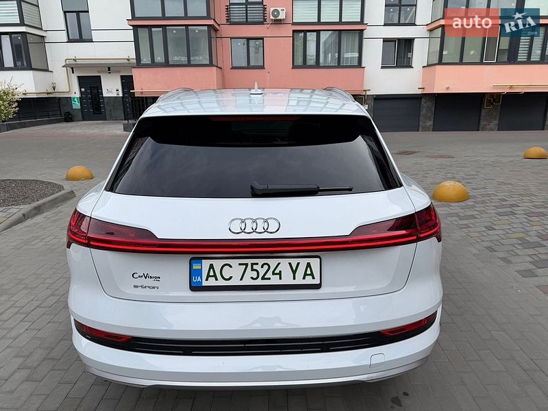 Позашляховик / Кросовер Audi e-tron 2019 в Володимирі