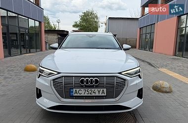 Позашляховик / Кросовер Audi e-tron 2019 в Володимирі