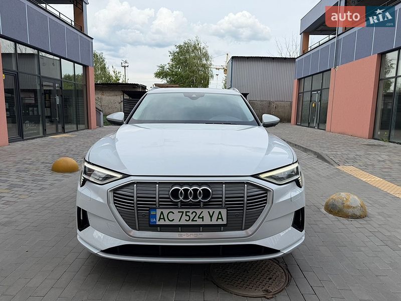 Позашляховик / Кросовер Audi e-tron 2019 в Володимирі
