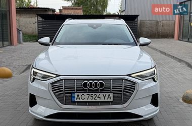 Позашляховик / Кросовер Audi e-tron 2019 в Володимирі