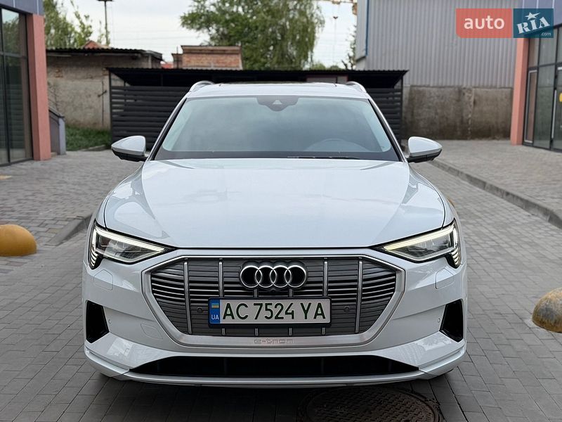 Позашляховик / Кросовер Audi e-tron 2019 в Володимирі