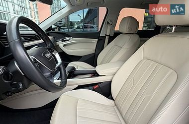Позашляховик / Кросовер Audi e-tron 2019 в Володимирі