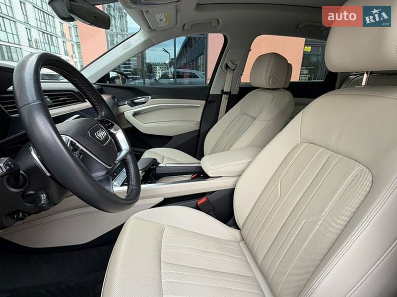 Позашляховик / Кросовер Audi e-tron 2019 в Володимирі
