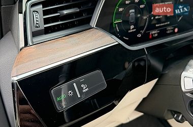 Позашляховик / Кросовер Audi e-tron 2019 в Володимирі