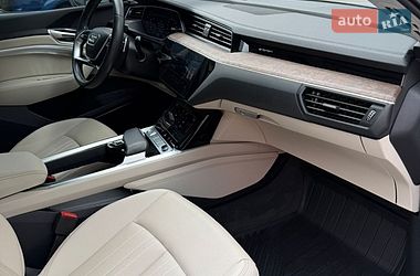Позашляховик / Кросовер Audi e-tron 2019 в Володимирі