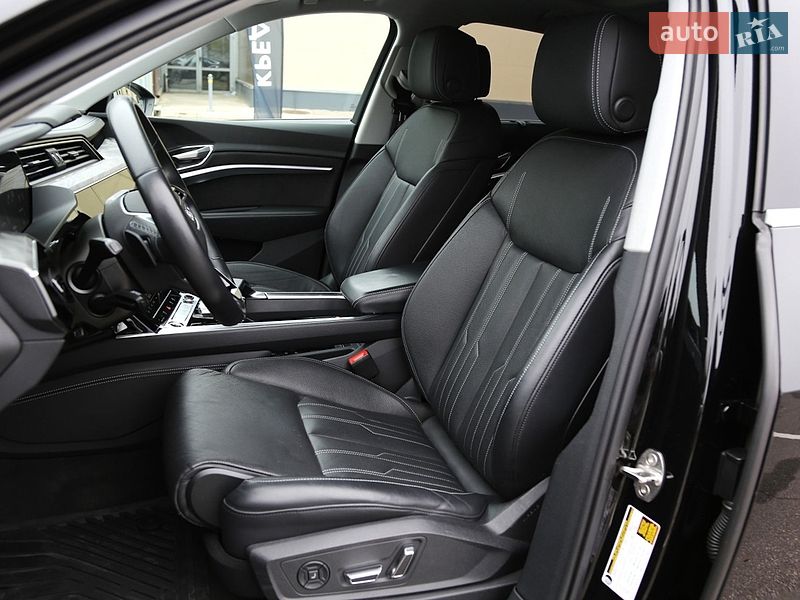 Внедорожник / Кроссовер Audi e-tron 2022 в Киеве